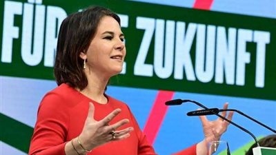 أول زيارة رسمية لها.. وزيرة خارجية ألمانيا تصل مصر لإجراء مباحثات