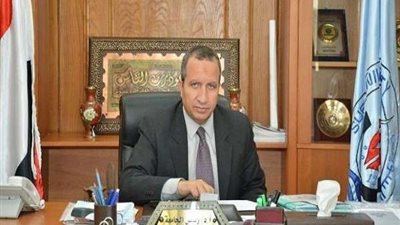 رئيس جامعة السويس: الجامعات لن تتحول لمدارس وعلى الطلاب احترام التقاليد