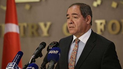 الجزائر تعلن عن مبادرات حوار بين الأطراف الليبية