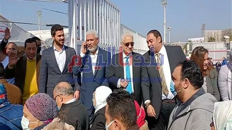اللي زعلان نعيدله الصلاة.. مرتضي منصور يقطع الميكرفون عن مسجد النادي
