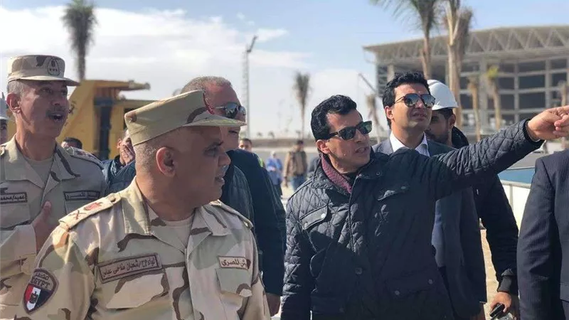 بالصور.. وزير الرياضة يتفقد الصالة المغطاة ومبنى الوزارة بالعاصمة الإدارية الجديدة