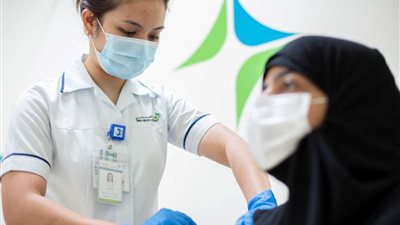 استشاري.. 8 أعراض تدل على الإصابة بـ«أوميكرون الخفي»