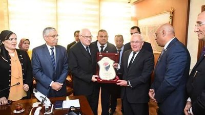 وفد من 