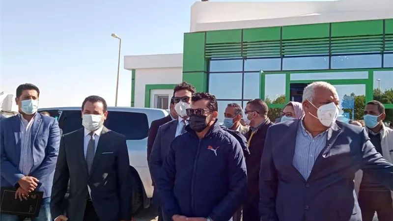 أشرف صبحي يصل الوادي الجديد لافتتاح عدد من المنشآت الشبابية والرياضية
