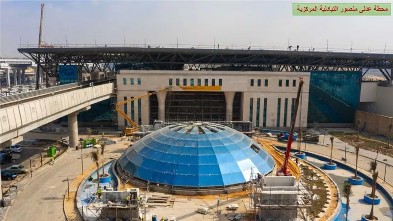 وزير النقل يتابع مراحل التشغيل التجريبي لمشروع القطار الكهربائي الخفيف 