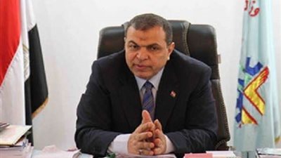 القوي العاملة:  تعيين 4022 شابا واستخراج 3492 شهادة قياس مستوى المهارة ورخصة مزاولة الحرفة بالجيزة