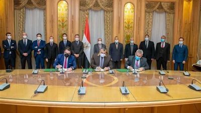 وزير الإنتاج الحربي يشهد اتفاقية تأسيس شركة لتحويل السيارات للعمل بالغاز الطبيعي
