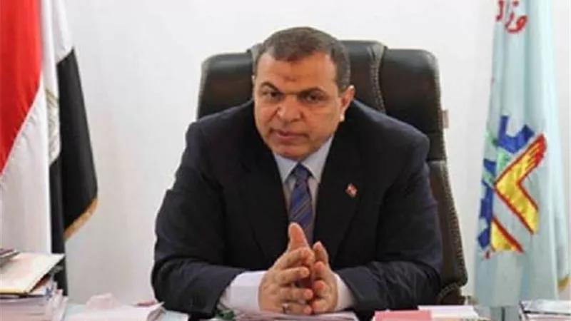 القوي العاملة:  تعيين 4022 شابا واستخراج 3492 شهادة قياس مستوى المهارة ورخصة مزاولة الحرفة بالجيزة
