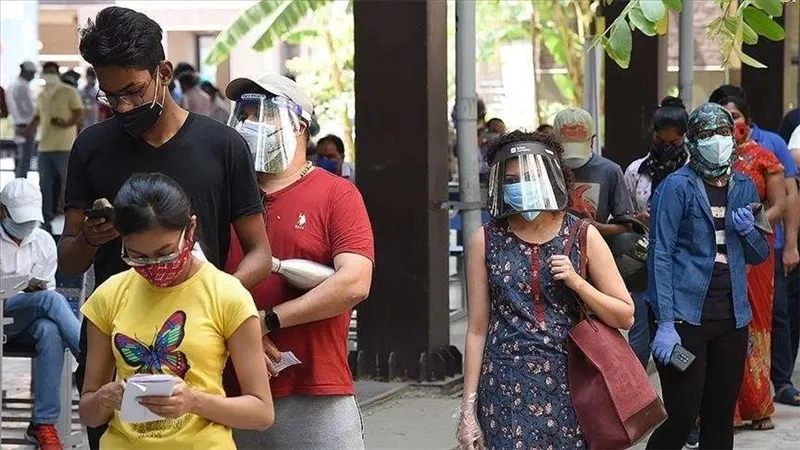 متحدث الحكومة: توفير كورس علاج كورونا في الصيدليات.. 40 قرص بـ625 جنيه