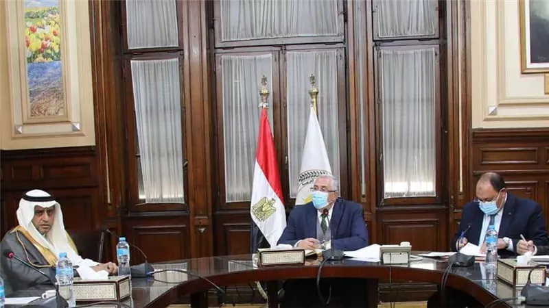 وزير الزراعة يبحث فرص الاستثمار الزراعي في مصر مع وفد المجلس الاقتصادي العربي الأفريقي
