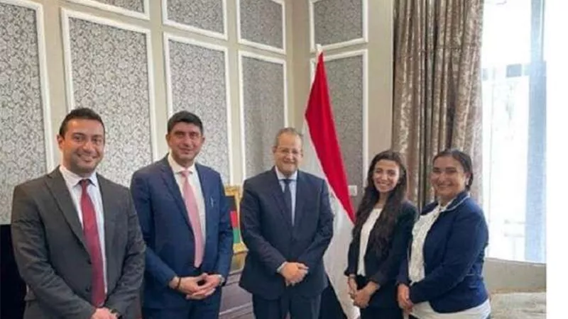 السفير المصري في ليلونجوي يلتقي وفد مجموعة السويدي