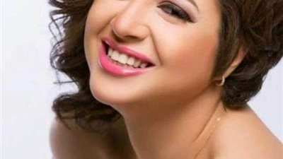 منى فاروق توجه رسالة إلى جمهورها من دبي عبر 