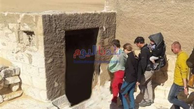 وفد سياحي أوكراني يزور المناطق الأثرية بالمنيا