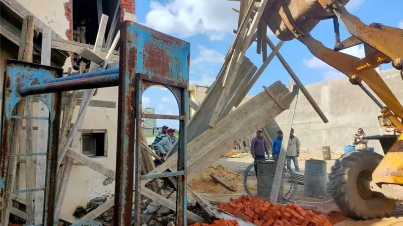إزالة 34 تعدى ضمن المرحلة الثانية من الموجه 19 لإزالة التعديات في البحيرة
