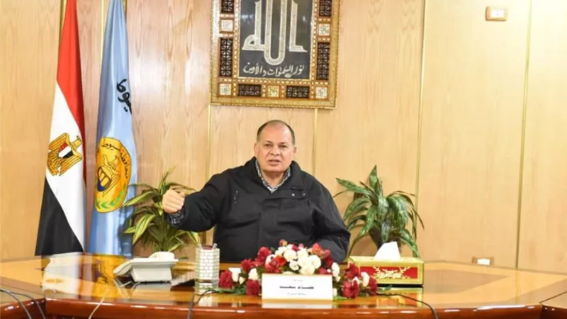 محافظ أسيوط يؤكد على استكمال خطة الرصف بمراكز وقرى المحافظة