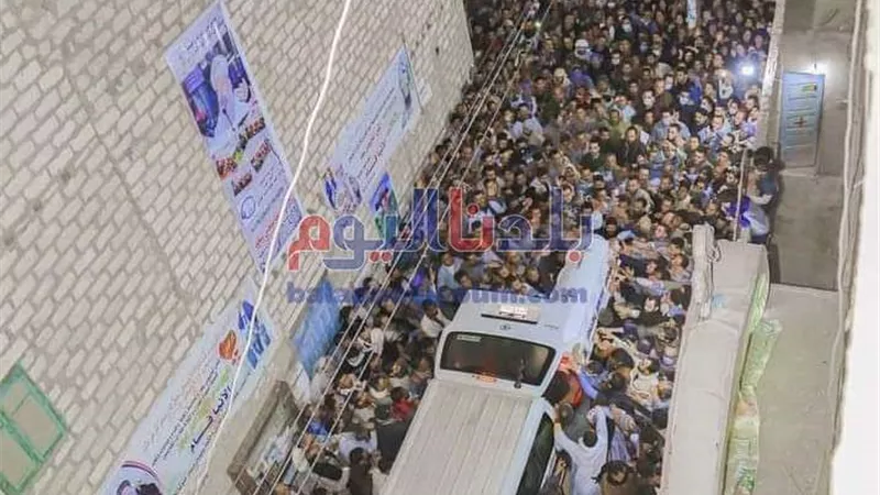 جنازة شعبية مهيبة لكاهن إبراشية بالمنيا.. و البابا تواضروس ينعيه