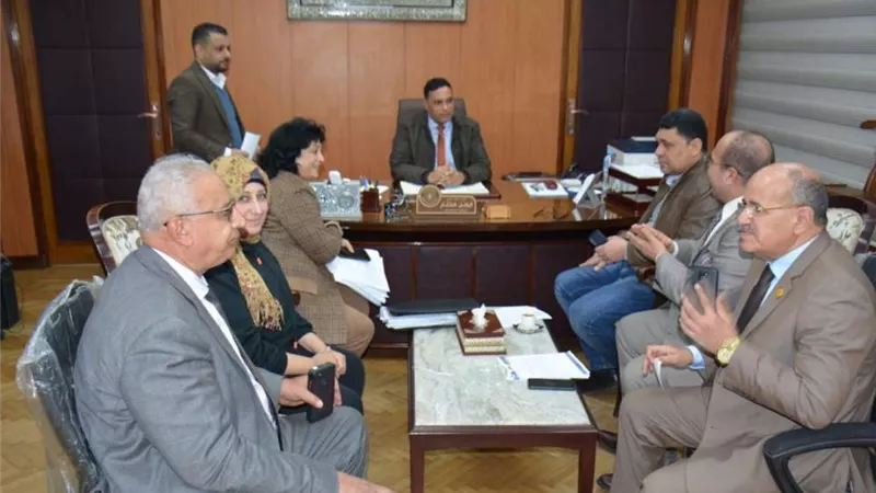 محافظ الدقهلية يلتقي قيادات المحافظة لإنهاء مطالب واحتياجات المواطنين