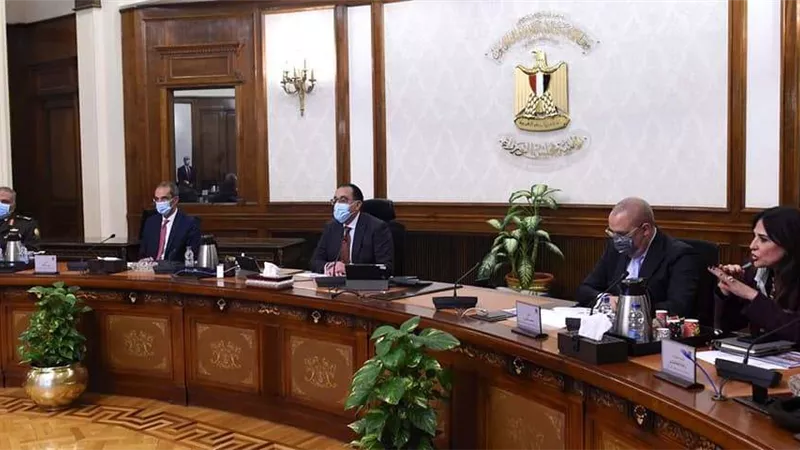 رئيس الوزراء يتابع التداعيات الاقتصادية للأزمة الروسية الأوكرانية على مصر