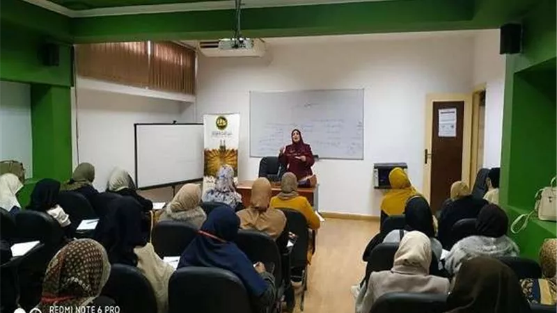 إلهام شاهين لمتدربات ليبيا: الإيمان الصادق يتفق مع السلوك القويم