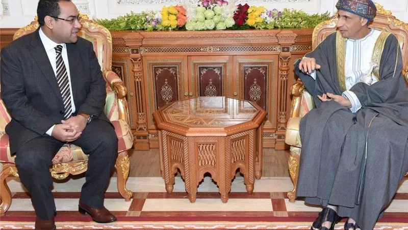 نائب رئيس الوزراء العماني يشيد بالعلاقات مع مصر ويؤكد دعم ملف الإصلاح الإداري