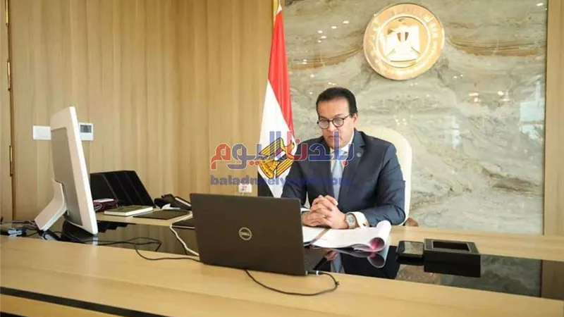 وزير التعليم العالي يطمئن على أحوال الطلاب المصريين الدارسين بالجامعات الأوكرانية