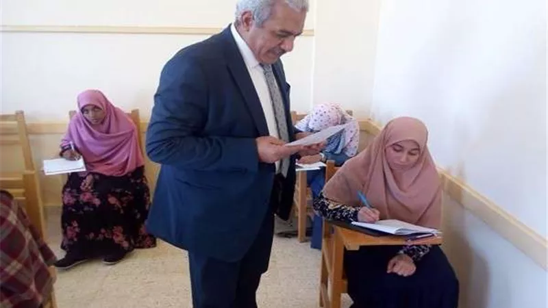 نائب رئيس جامعة الأزهر يتفقد امتحانات كلية الدراسات الإسلامية بأسوان