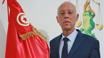 العاهل السعودي يدعو الرئيس التونسي لزيارة المملكة