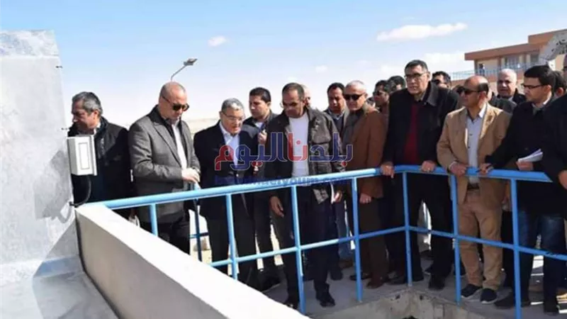 وزير الإسكان ومحافظ المنيا يتفقدان محطتي مياه أبوقرقاص بالمنيا