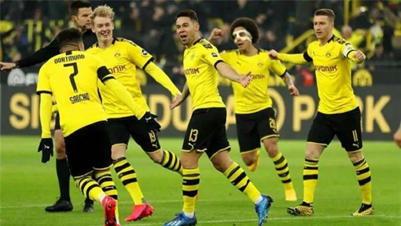 مانشستر سيتي يدخل سباق التعاقد مع نجم بروسيا دورتموند