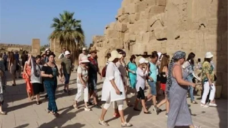 بعد تشكيل لجنة وزارية للسياحة.. تذليل كافة العقبات ونواب: 