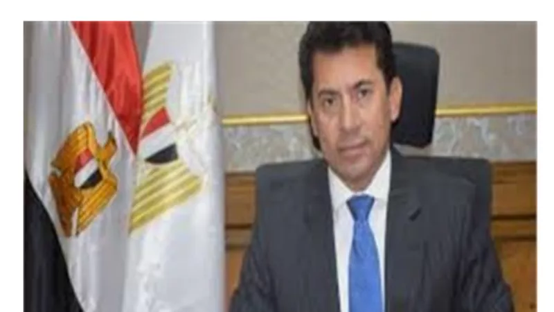 وزير الشباب والرياضة يتابع اليوم الختامي لمنافسات كأس العالم لسلاح الشيش
