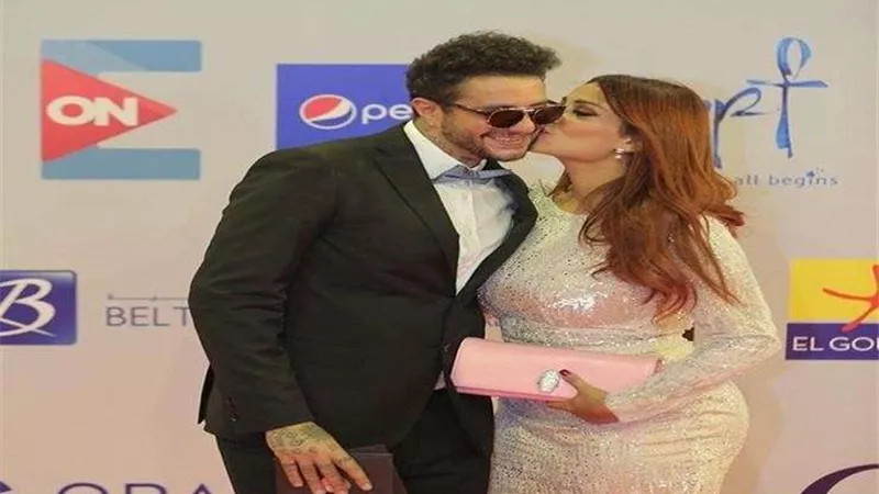 بحضن ورومانسية.. أحمد الفيشاوي يوجه رسالة لزوجته