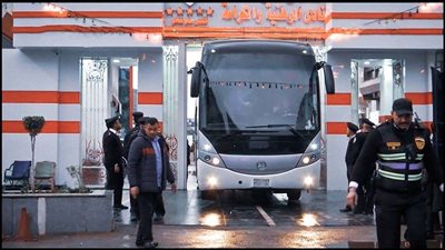 حافلة الزمالك تصل إلى ستاد القاهرة استعدادا لفيوتشر