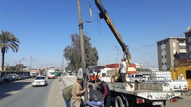 محافظ أسيوط يوجه بصيانة وتركيب كشافات الإنارة بشوارع وميادين المحافظة