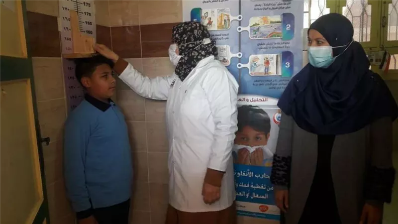 محافظ البحيرة: فحص 714676 طالب ضمن المبادرة الرئاسية لعلاج أمراض سوء التغذية