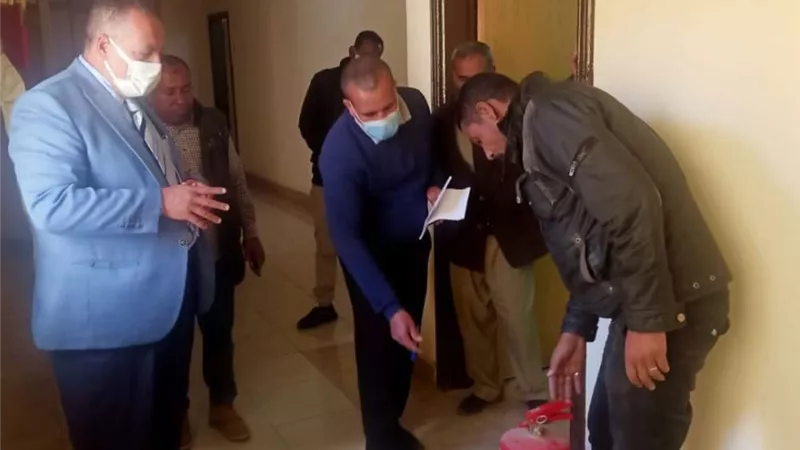السكرتير العام يتفقد المركز التكنولوجي بمركز قنا ووحدة المتغيرات المكانية بدندرة