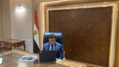 وزير لشباب والرياضة يعقد اجتماعًا مع قيادات الوزارة بالعاصمة الإدارية الجديدة عبر تقنية الفيديو كونفرانس