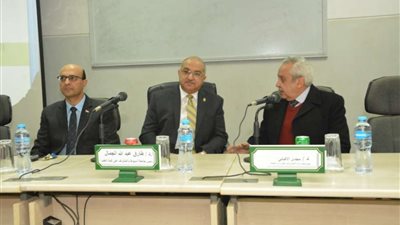 رئيس جامعة أسيوط يؤكد على أهمية دور الطب التوعوي والوقائي