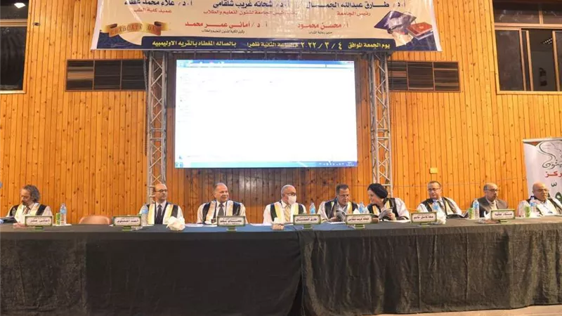 محافظ أسيوط ورئيس جامعتها يشهدان حفل تخرج الدفعة الـ55 من طلاب كلية طب جامعة أسيوط