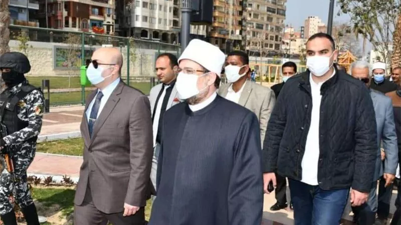 وزير الأوقاف ومحافظ بني سويف يتفقدان ممشى كورنيش بني سويف الجديد