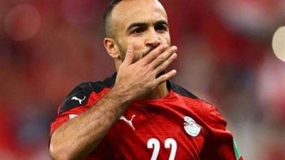 الأهلي يحتفل بعيد ميلاد نجم الفريق
