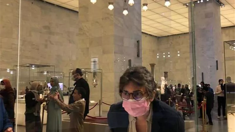 رئيس متحف اللوفر تتفقد معالم مصر الفرعونية (صور)