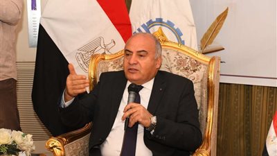 «بين الواقع والمأمول رؤية مستقبلية».. ندوة لمحافظ قنا بمعرض الكتاب