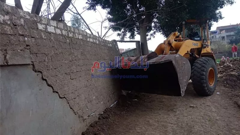 رئيس مدينة الشهداء يوجه بإزالة مخالفات البناء والتعدي على الأراضي الزراعية