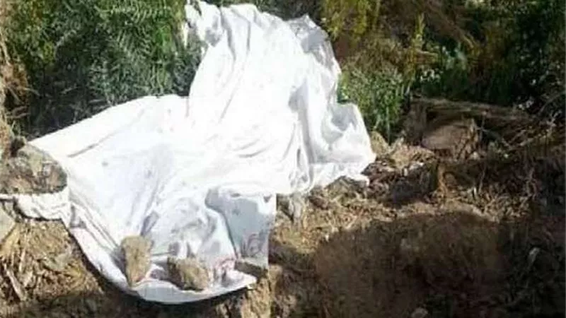 بسبب المخدرات.. ابن يذبح والدته ويدفنها أسفل المنزل بالسلام