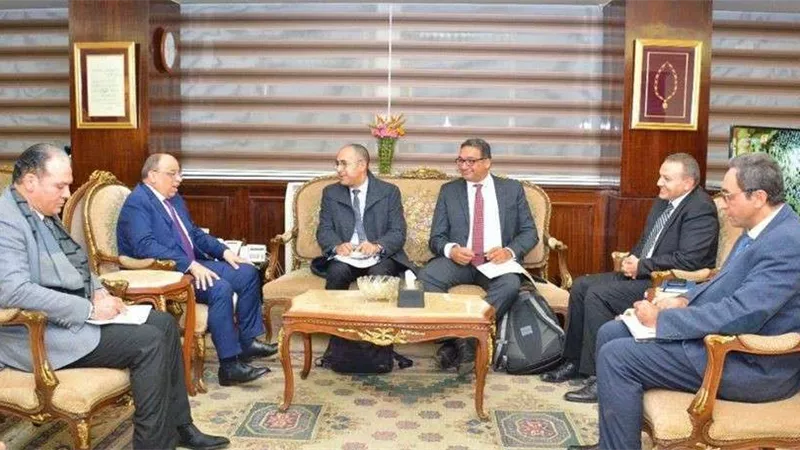 وزير التنمية المحلية يلتقي بوفد رفيع المستوى من مسئولي البنك الدولي بواشنطن