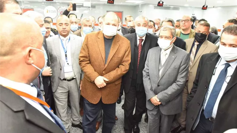 محافظ أسيوط يتفقد مجمع خدمات المواطنين