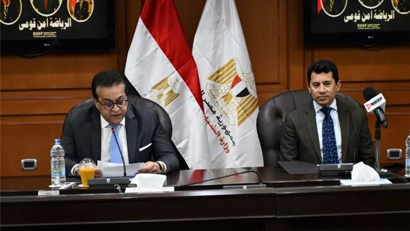 وزيرا الرياضة والتعليم والعالي يبحثان إستضافة مصر لبطولة العالم للجامعات للأسكواش