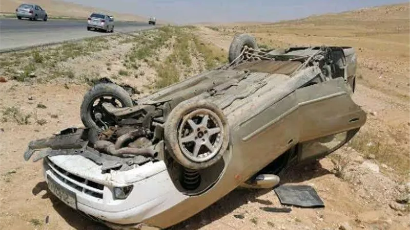 إصابة سيدة في حادث انقلاب سيارة بالإسماعيلية