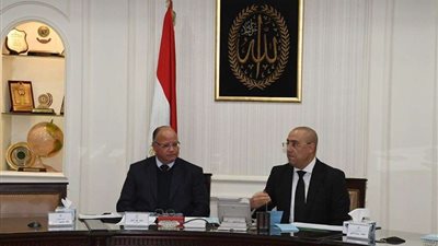 وزير الإسكان ومحافظ القاهرة يتابعان تنفيذ مشروع تطوير 